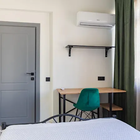 Nora 1 Bedroom *