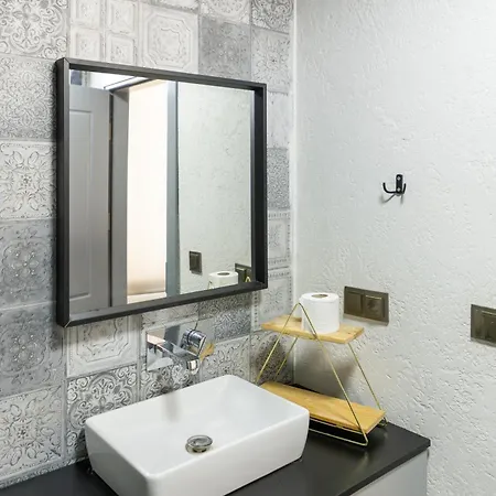 Nora 1 Bedroom Apartment